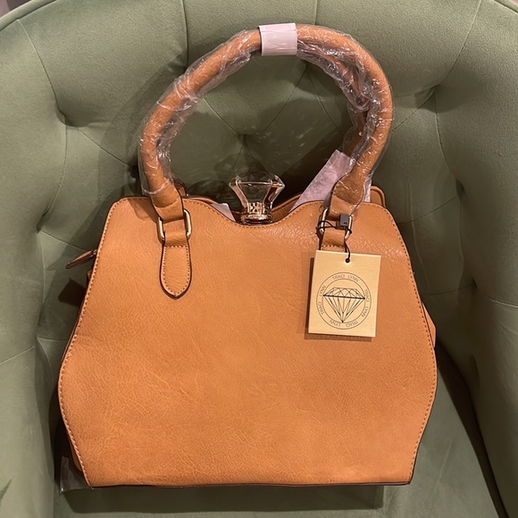 Traci Lynn Bag - Picture 2 of 7